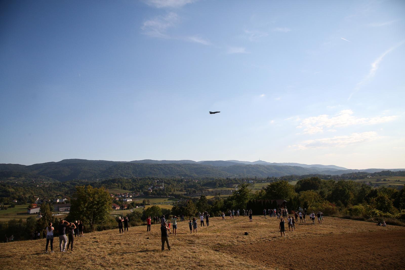 rr12.09.2021. Gornja Stubica - Susreti za Rudija u Gornjoj Stubici u znak sjecanja na pilota Rudolfa Peresina, junaka Domovinskog rata koji je zivot izgubio u akciji Bljesak. Letacki program Photo:Photo: Zeljko Hladika/PIXSELLr