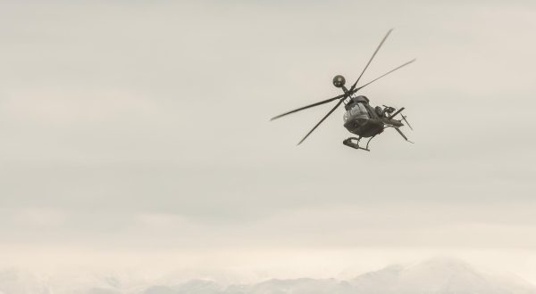 12.12.2019., Zemunik - Prigodnim programom u vojarni “Pukovnik Mirko Vukusic” u Zemuniku obiljezena je 28. obljetnica osnutka Hrvatskog ratnog zrakoplovstva. Tom je prilikom predstavljena nova web stranica HRZ-a a najzasluznijim pilotim ai tehnicarima urucene su nagrade i promaknuca. Helikopter Kiowa Warrior. rPhoto: Dino Stanin/PIXSELL