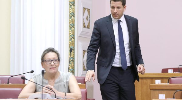 13.07.2023., Zagreb - Sabor 16. sjednicu nastavlja izjasnjavanjem o podnesenim amandmanima. Pocetak sjednice pokazao je da su zastupnici vec mislima na godisnjem odmoru jer su u sabornici, uz predsjedavajuceg Furia Radina, bili samo Marin Lerotic, Ursa Raukar, Pedja Grbin i Mirela Ahmetovic. Photo: Patrik Macek/PIXSELL