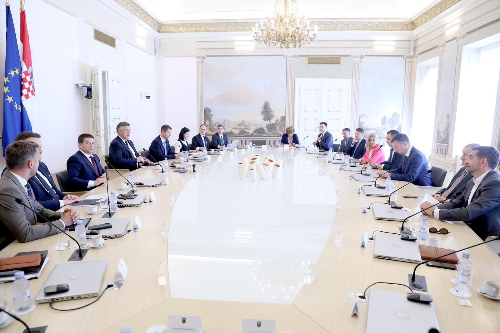 13.09.2023., Zagreb - Predsjednik VLade RH Andrej Plenkovic primio je u Banskim dvorima predstavnike trgovackih lanaca. Photo: Patrik Macek/PIXSELL