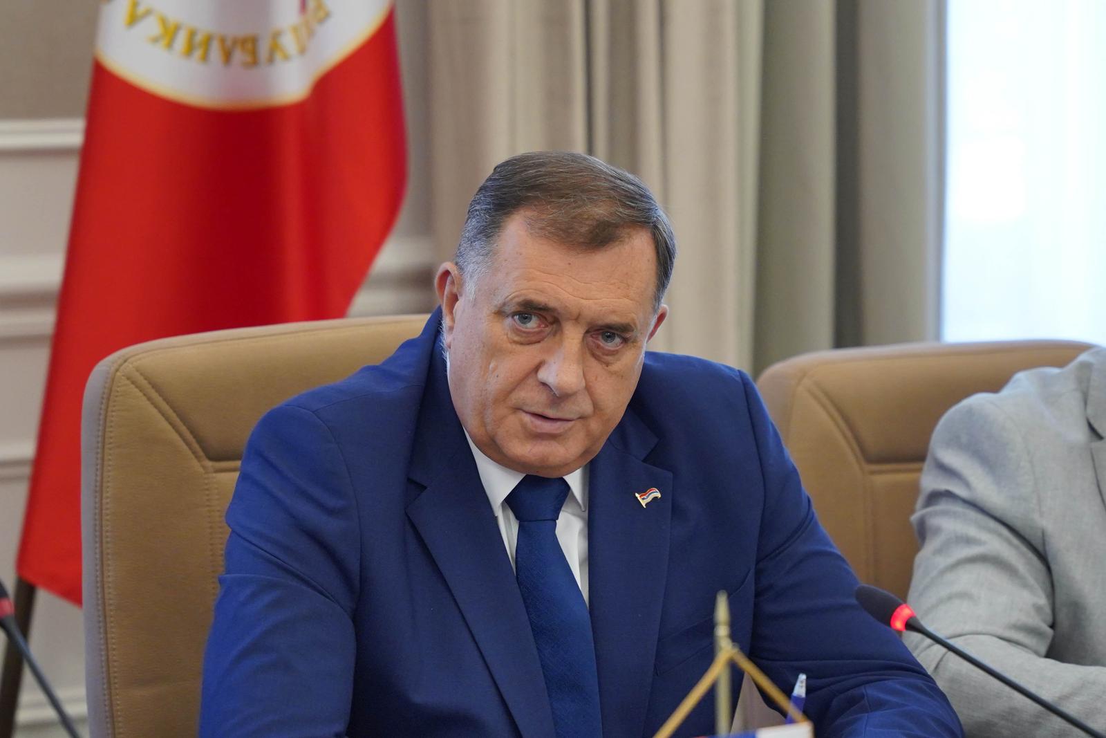 13.09.2023., palata Republike, Banjaluka (BiH) – U Banjaluci se odrzava sastanak predsjednika RS Milorada Dodika s predstavnicima institucija RS-a, lidera stranaka i zastupnika iz RS-a u institucijama BiH. Sastanku prisustvuju predsjednik Narodne skupstine RS Nenad Stevandic, premijer Radovan Viskovic, clan Predsjednistva BiH Zeljka Cvijanovic, ministri u Vladi RS-a, ali i potpredsjednik Republike Srpske iz reda hrvatskog naroda Davor Pranjic.    Photo: Dejan Rakita/PIXSELL