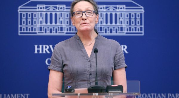 14.06.2023., Zagreb - Na konferenciji za medije odrzanoj u Saboru o temi „Konacni prijedlog zakona o osobnoj asistenciji“ govorile su zastupnice Jelena Milos, Ursa Raukar i Ivana Kekin. Photo: Patrik Macek/PIXSELL