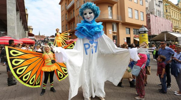 14.09.2019., Zagreb -  Vesela Pifkova povorka maskiranih najavila je pocetak 52. Medjunarodnog festivala kazalista lutaka.rPhoto: Borna Filic/PIXSELL