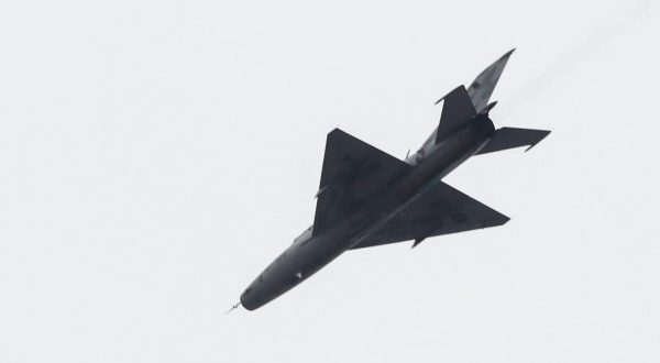 15.03.2022., Zagreb - Dva borbena zrakoplova Rafale preletjela su Zagreb, a tri MiG-a Hrvatskog ratnog zrakoplovstva presrela su ih te otpratila do zracne luke Franjo Tudjman u sklopu zajednickih vojnih vjezbi Hrvatske i Francuske. Photo: Luka Stanzl/PIXSELL