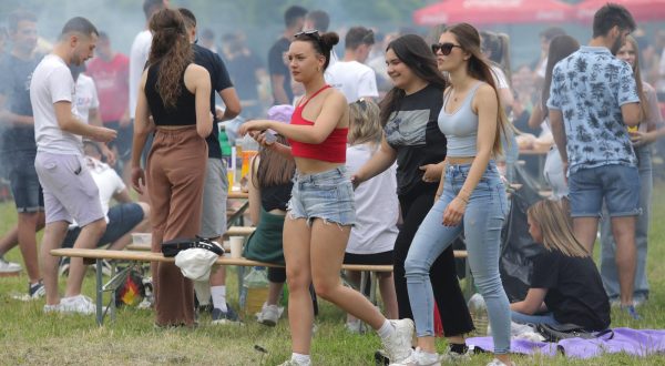 15.06.2023., Osijek - U Kampusu na livadi ispred Fakulteta agrobiotehnickih znanosti Osijek (FAZOS) odrzana je Studentska rostiljada. Photo: Dubravka Petric/PIXSELL