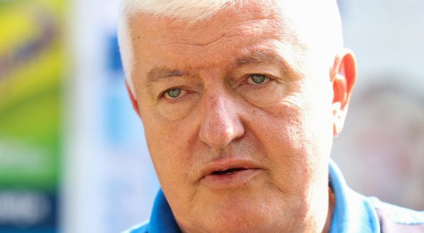 15.09.2021., Zagreb - Ispred Nastavnog zavoda za javno zdravstvo Dr. Andrija Stampar odrzana je konferencija za medije u povodu biciklijade "Biciklom do zdravlja", koja se odrzava 18. rujna u sklopu Europskog tjedna mobilnosti. Biciklisticka utrka pocet ce na Bundeku, a zavrsiti na jezeru Kipisce u Svetoj Nedelji. ravnatelj Nastavnog zavoda za javno zdravstvo "dr. Andrija Stampar" Zvonimir Sostar Photo: Marko Prpic/PIXSELL