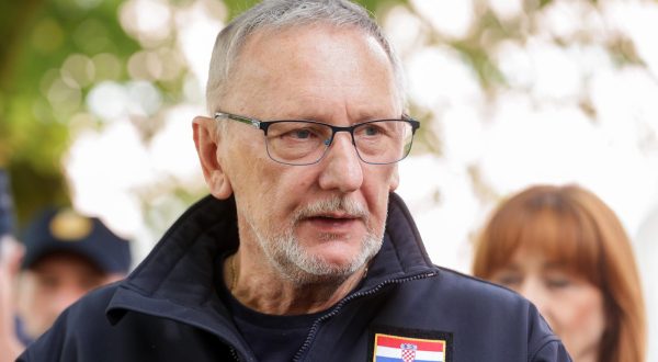 15.09.2023., Slunj - Potpredsjednik Vlade i ministar unutarnjih poslova RH Davor Bozinovic 
obisao je policijske sluzbenike koji rade na zastiti drzavne granice i suzbijanju nezakonitih migracija uz podrucje granicne crte s Bosnom i Hercegovinom. Izjave za medije nakon sastanka sa gradonacenicom Slunja i Karlovackom zupanicom. Davor Bozinovic. Photo: Luka Stanzl/PIXSELL
