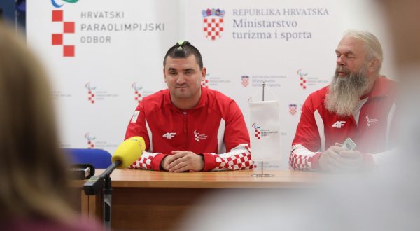 16.11.2022., Zagreb - Hrvatska parastolnoteniska reprezentacija i reprezentacija u parastreljastvu odrzale su konferenciju za novinare gdje su govorili o svjetskim prvenstvima u Granadi i Al Ainu. Nasi parasportasi osvojili su dvije medalje, Andela Muzinic Vincetic osvojila je srebro u stolnom tenisu u pojedinacnoj kategoriji, a Fran Skracic broncu u kategoriji zracne puske na 10 metara lezeci. Fran Skracic Photo: Slaven Branislav Babic/PIXSELL