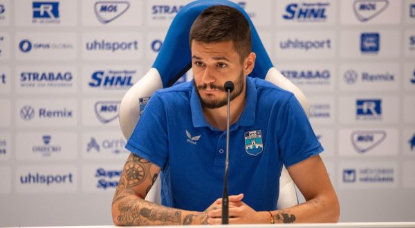16.08.2023., Osijek - Konferencija za medije NK Osijek uoci uzvratne utakmice treceg pretkola UEFA Konferencijske lige protiv Adane Demirspor. Kristijan Lovric Photo: Borna Jaksic/PIXSELL
