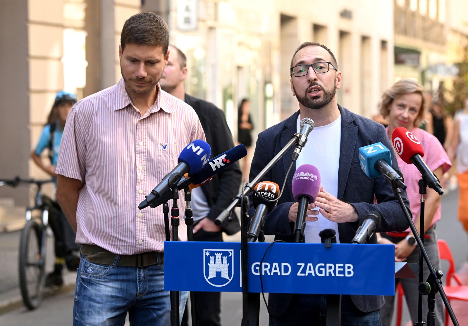 16.09.2023., Zagreb - Gradonacelnik Tomislav Tomasevic otvario je novu pjesacku zonu u Masarykovoj povodom Europskog tjedna mobilnosti. Na konferenciji se pojavio Ivan Pernar sa par sljedbenika i napadao gradonacelnika te je konferencija prekinuta i gradonacelnik ce se obratiti javnosti drugacijim putem.  Photo: Marko Lukunic/PIXSELL