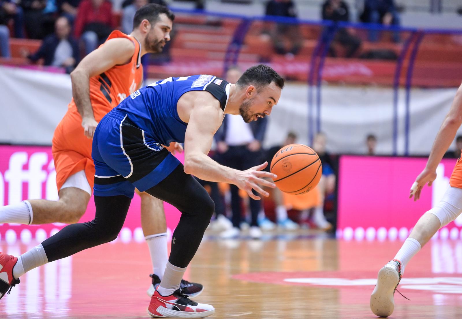 17.02.2023., KC Drazen Petrovic, Zagreb - Zavrsni turnir SuperSport kupa Kresimir Cosic, polufinale, KK Cedevita Junior - KK Dinamo Zagreb. Photo: Igor Soban/PIXSELL