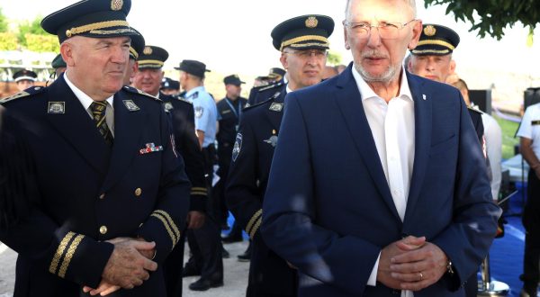 17.07.2023., Sibenik - U Sibeniku na Tvrdjavi Barone potpredsjednik Vlade i ministar unutarnjih poslova dr. sc. Davor Bozinovic nazocio je svecanom otvorenju projekta „Sigurna turisticka destinacija 2023.“. Na svecanosti su se prigodno obratili potpredsjednik Vlade i ministar unutarnjih poslova dr. sc. Davor Bozinovic, glavni ravnatelj policije Nikola Milina te direktor Hrvatske turističke zajednice ujedno izaslanik ministrice turizma i sporta Kristjan Stanicic.  

  Photo: Dusko Jaramaz/PIXSELL