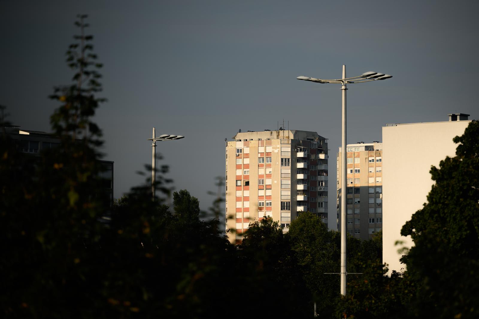 18.08.2023., Zagreb - Pogled s Mosta mladosti na stambene zgrade u novozagrebackom naselju Utrina.
 Photo: Davor Puklavec/PIXSELL