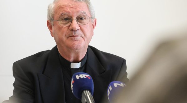 18.10.2019., Zagreb - U povodu 59. plenarnog zasjedanja Hrvatske biskupske konferencije odrzana je konferencija za medije. Gospicko-senjski biskup Zdenko Krizic. Photo: Robert Anic/PIXSELL