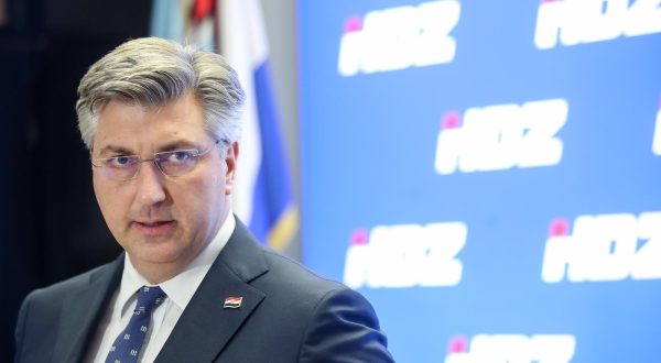 20.02.2023.., Zagreb - Predsjednik Vlade i predsjednik HDZ a obratio se novinarma nakon sjednice sireg predsjednistva HDZ-a u sjediste stranke.

 Photo: Slavko Midzor/PIXSELL