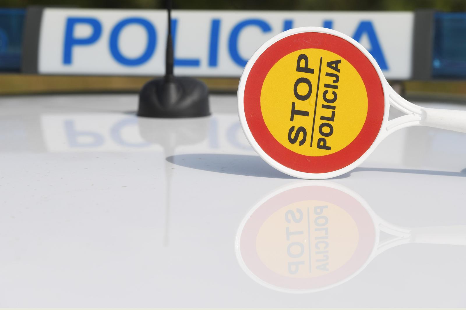 20.09.2023., Sibenik - Prometna policija PU Sibensko-kninske ukljucila se u akciju Dan bez poginulih u prometu. Akcija se provodi na nivo Europske unije (ROADPOL) a za vrijeme provodjenja iste,  na podrucju svih policijskih uprava u Republici Hrvatskoj provodit ce se pojacane preventivno-represivne aktivnosti s ciljem suzbijanja najtezih prometnih prekrsaja iz skupine brzine, alkohola, nekoristenja sigurnosnog pojasa te nepropisne upotrebe mobitela za vrijeme voznje. Photo: Hrvoje Jelavic/PIXSELL