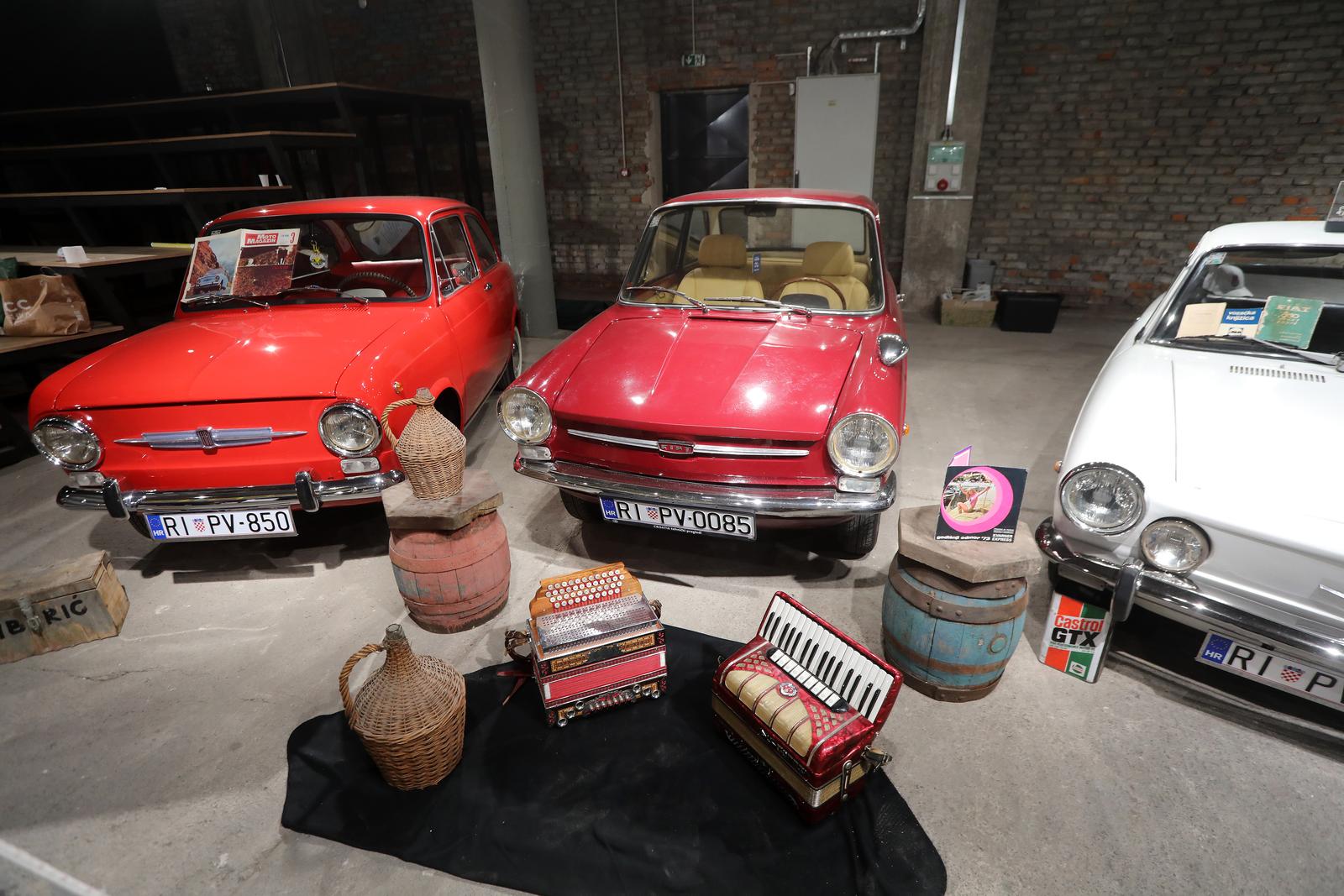 20.11.2022., Rijeka - Izlozba oldtimera, rezervnih dijelova, maketa i djecjih autica u hali Exportdrva. Izlozbu pod nazivom FA-RI organizirao je Oldtimer klub Rijeka. Photo: Goran Kovacic/PIXSELL