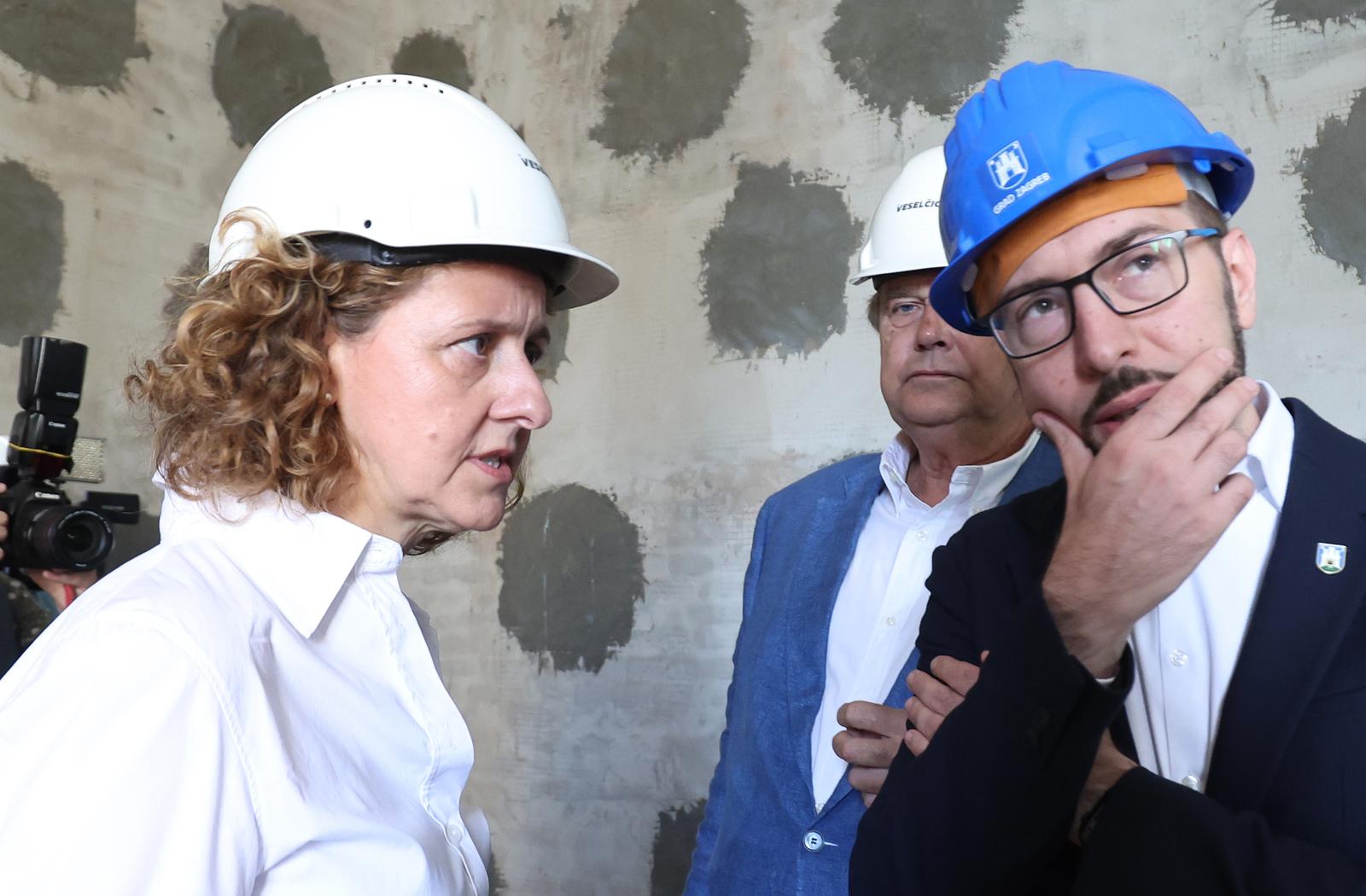 21.03.2023., Zagreb - Muzej za umjetnost i obrt. Na konferenciji za medije sudjelovali su ministrica kulture i medija RH, dr.sc. Nina Obuljen Korzinek, gradonacelnik Grada Zagreba, Tomislav Tomasevic sa suradnicima te ravnatelj muzeja Miroslav Gasparovic koji su nakon toka razgledali trenutno stanje muzeja nakon obnove. Photo: Sanjin Strukic/PIXSELL