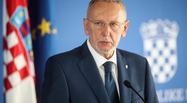 21.09.2023.., Zagreb - U NSK odrzana 251. sjednica Vlade Republike Hrvatske. Nakosjednice izjavu za medije dali su ministar Radovan Fuchs i Davor Bozinovic Photo: Slavko Midzor/PIXSELL