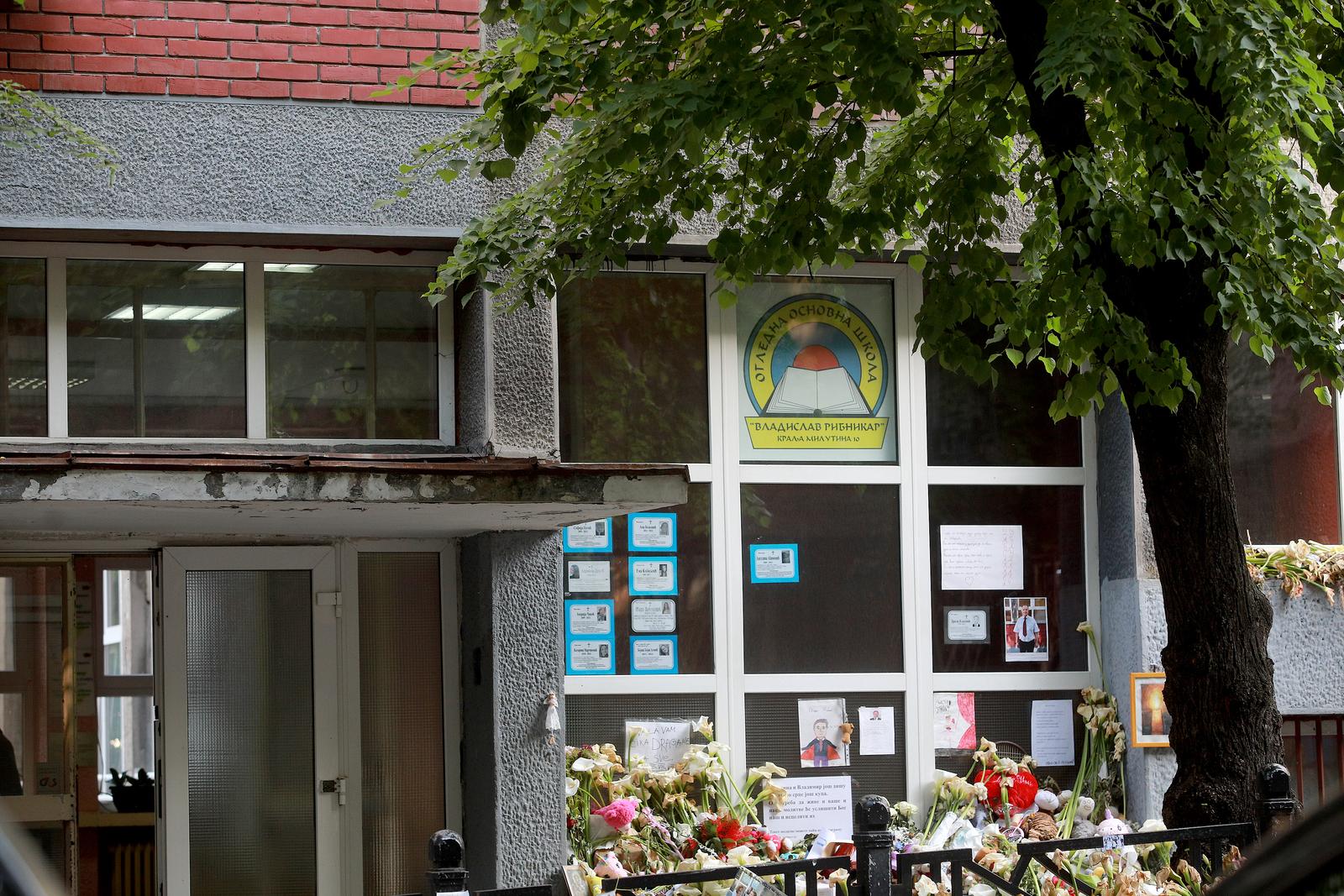 22, May, 2023, Belgrade - Classes at the Elementary School "Vladislav Ribnikar" continued from this morning, and will take place from 8 am for the morning shift and from 1 pm for the afternoon shift. Photo: Milos Tesic/ATAImages

22, maj, 2023, Beograd - Nastava u Osnovnoj skoli "Vladislav Ribnikar" je nastavljena od jutros,  a odvijace se od osam za prepodnevnu i od 13 casova za popodnevnu smenu. Photo: Milos Tesic/ATAImages Photo: Milos Tesic/ATAImages/PIXSELL