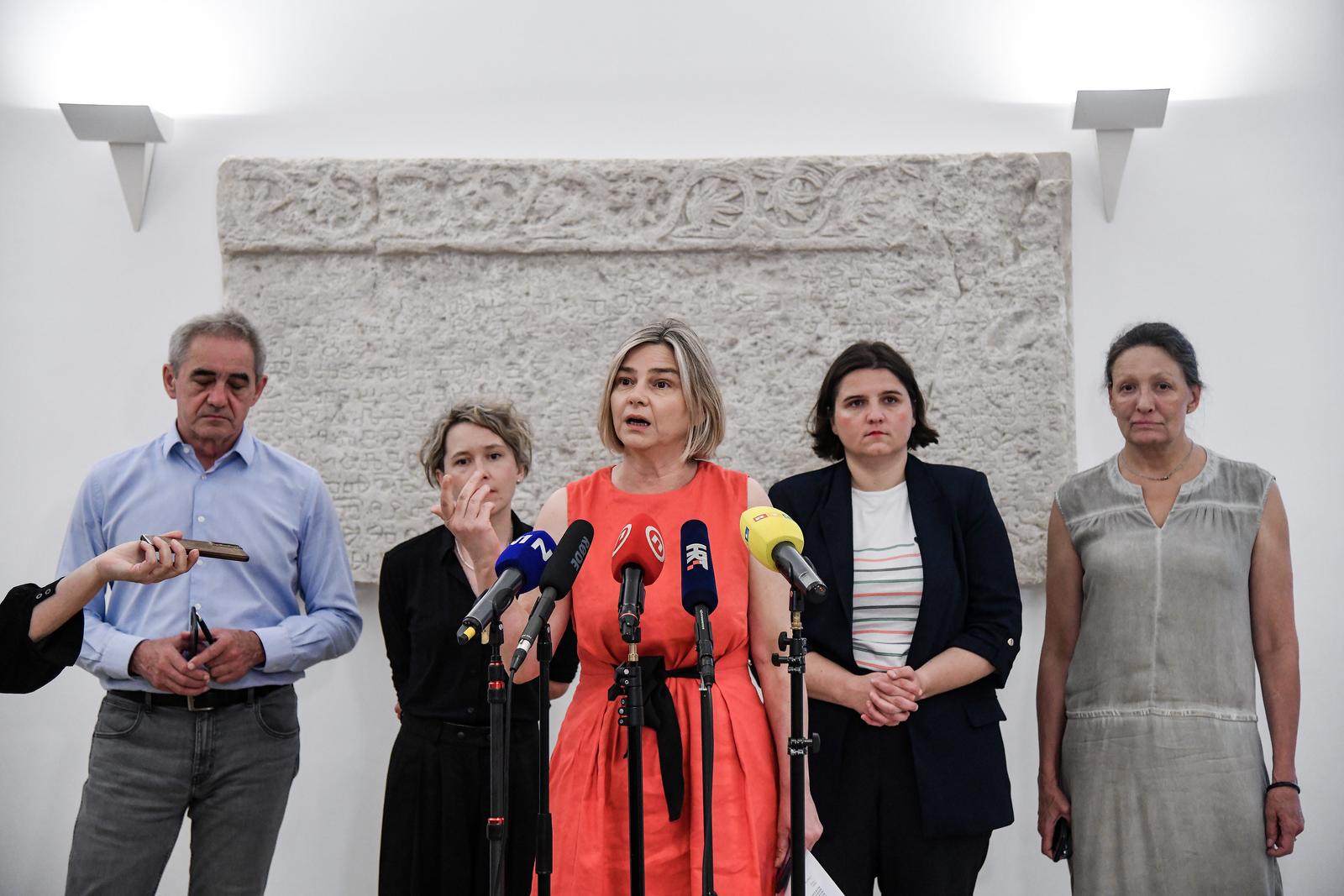 22.07.2023., Zagreb - Drugi dan izvanredne sjednica Sabora na temu plinske afere u HEP-u. Zastpunica stranke Mozemo! Sandra Bencic dala je izjavu medijima. Photo: Josip Regovic/PIXSELL
