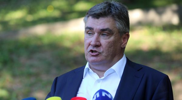 22.08.2023., Lokve - Svecana sjednica Opcinskog vijeca odrzana je uz Lokvarsko jezero na kupalistu Stari motel. Nazocili su: predsjednik RH Zoran Milanovic, predsjednik SDPa Pedja Grbin, zupan Zlatko Komadina, nacelnik opcine Toni Stimac, gradonacelnik Bakra Tomislav Klaric, saborska zastupnica Mirela Ahmetovic, vaterpolist Ratko Rudic.  Photo: Goran Kovacic/PIXSELL