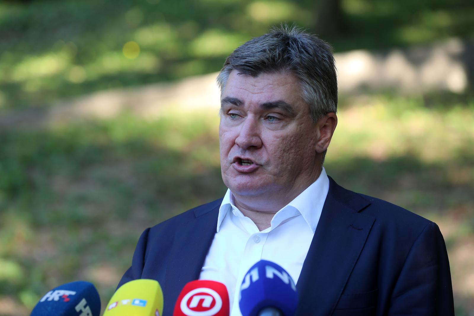 22.08.2023., Lokve - Svecana sjednica Opcinskog vijeca odrzana je uz Lokvarsko jezero na kupalistu Stari motel. Nazocili su: predsjednik RH Zoran Milanovic, predsjednik SDPa Pedja Grbin, zupan Zlatko Komadina, nacelnik opcine Toni Stimac, gradonacelnik Bakra Tomislav Klaric, saborska zastupnica Mirela Ahmetovic, vaterpolist Ratko Rudic.  Photo: Goran Kovacic/PIXSELL