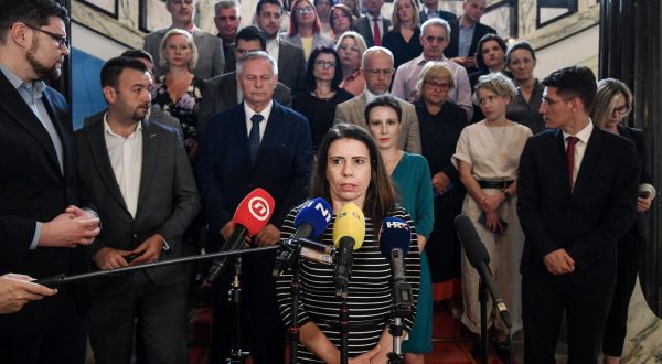 23.07.2023., Zagreb - Treci dan izvanredne sjednica Sabora. Oporbeni zastupnici dali su izjavu u Saboru nakon glasovanja. Katarina Peovic Photo: Josip Regovic/PIXSELL