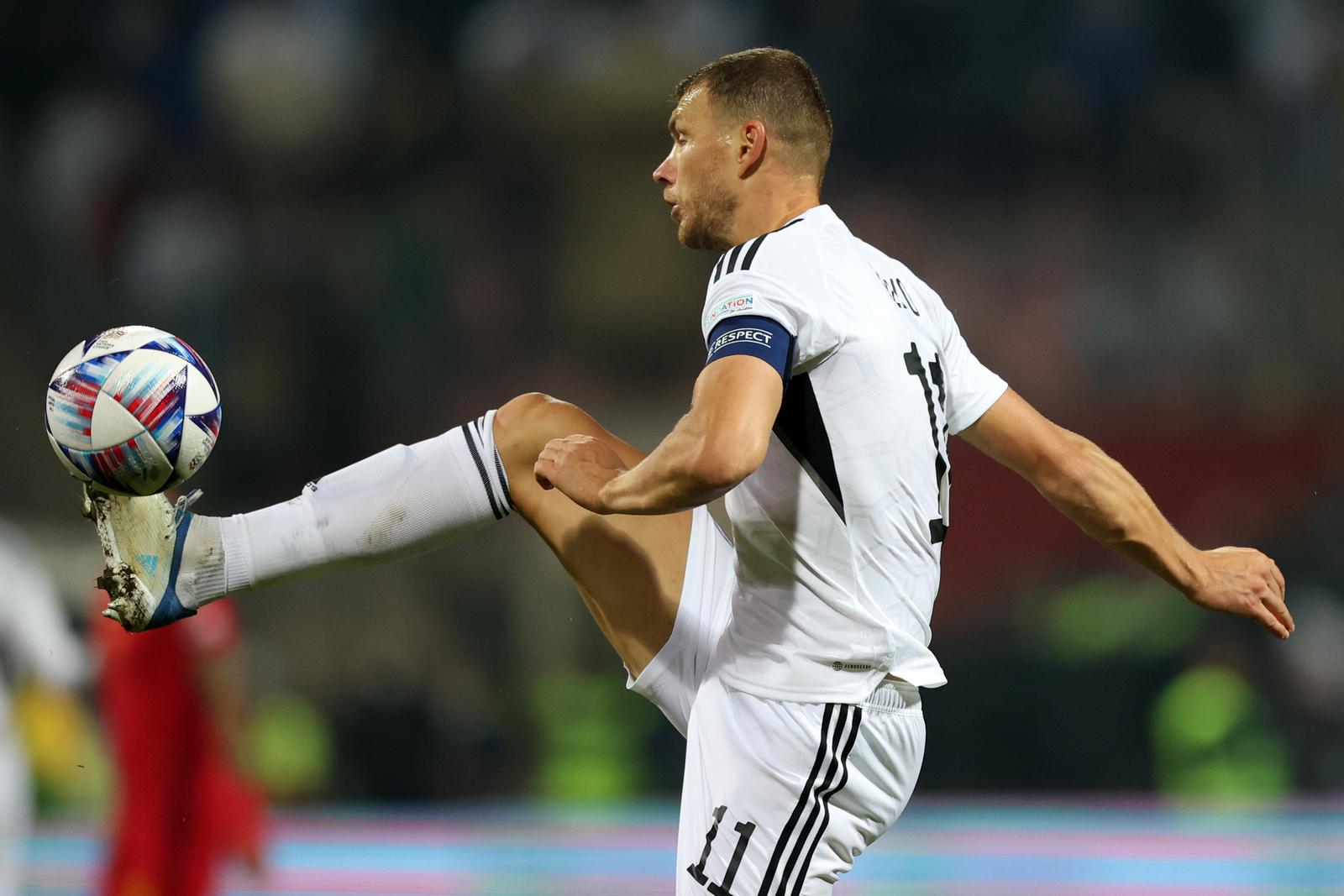23.09.2022., stadion Bilino Polje, Zenica, Bosna i Hercegovina - UEFA Liga Nacija, Liga B, skupina 3, 5. kolo, Bosna i Hercegovina - Crna Gora. Edin Dzeko Photo: Armin Durgut/PIXSELL