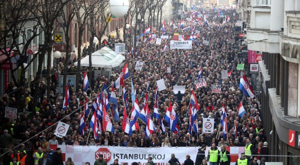 24.03.2018., Zagreb - Gradjanska inicijativa "Hrvatska protiv Istanbulske konvencije" organizirala je prosvjed protiv ratifikacije Istanbulske konvencije. Prosvjednici su se okupili na Trgu zrtava fasizma odakle su krenuli prema Trgu svetog Marka, pred Vladu i Sabor. Photo: Slavko Midzor/PIXSELL