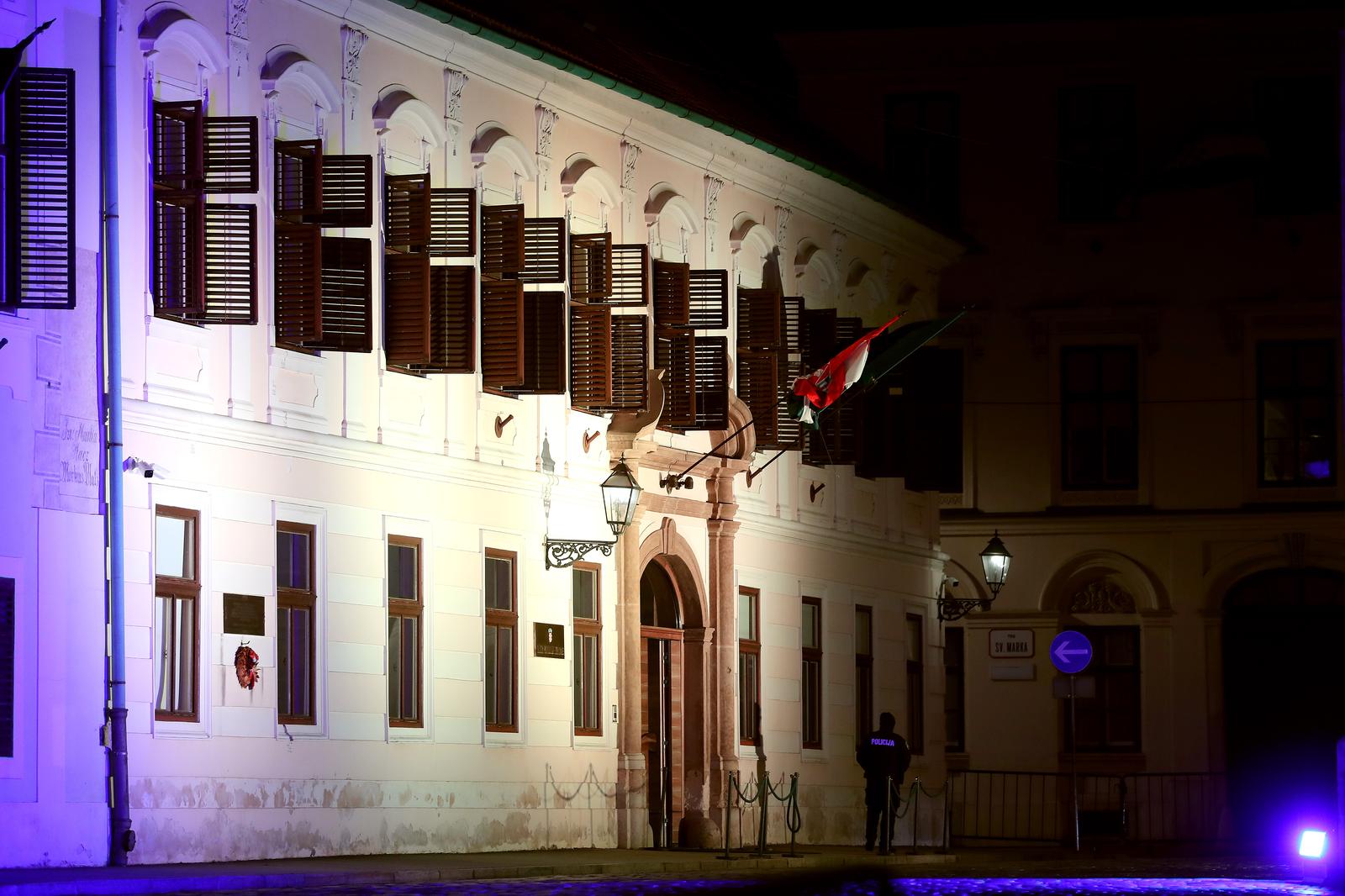 26.02.2022., Zagreb - Zgrade Vlade i Sabora zasvijetlile u bojama Ukrajinske zastave. Photo: Luka Stanzl/PIXSELL