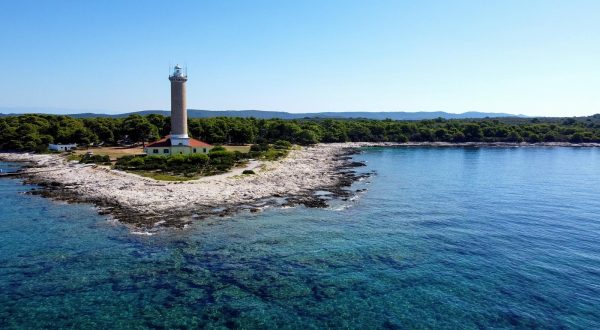 15.09.2023., Veli Rat - Svjetionik Veli Rat. DRON Photo: Sime Zelic/PIXSELL