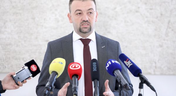 28.09.2023., Zagreb - Na konferenciji za medije odrzanoj u Saboru o taktualnim temama govorio je Marijan Pavlicek. Photo: Patrik Macek/PIXSELL