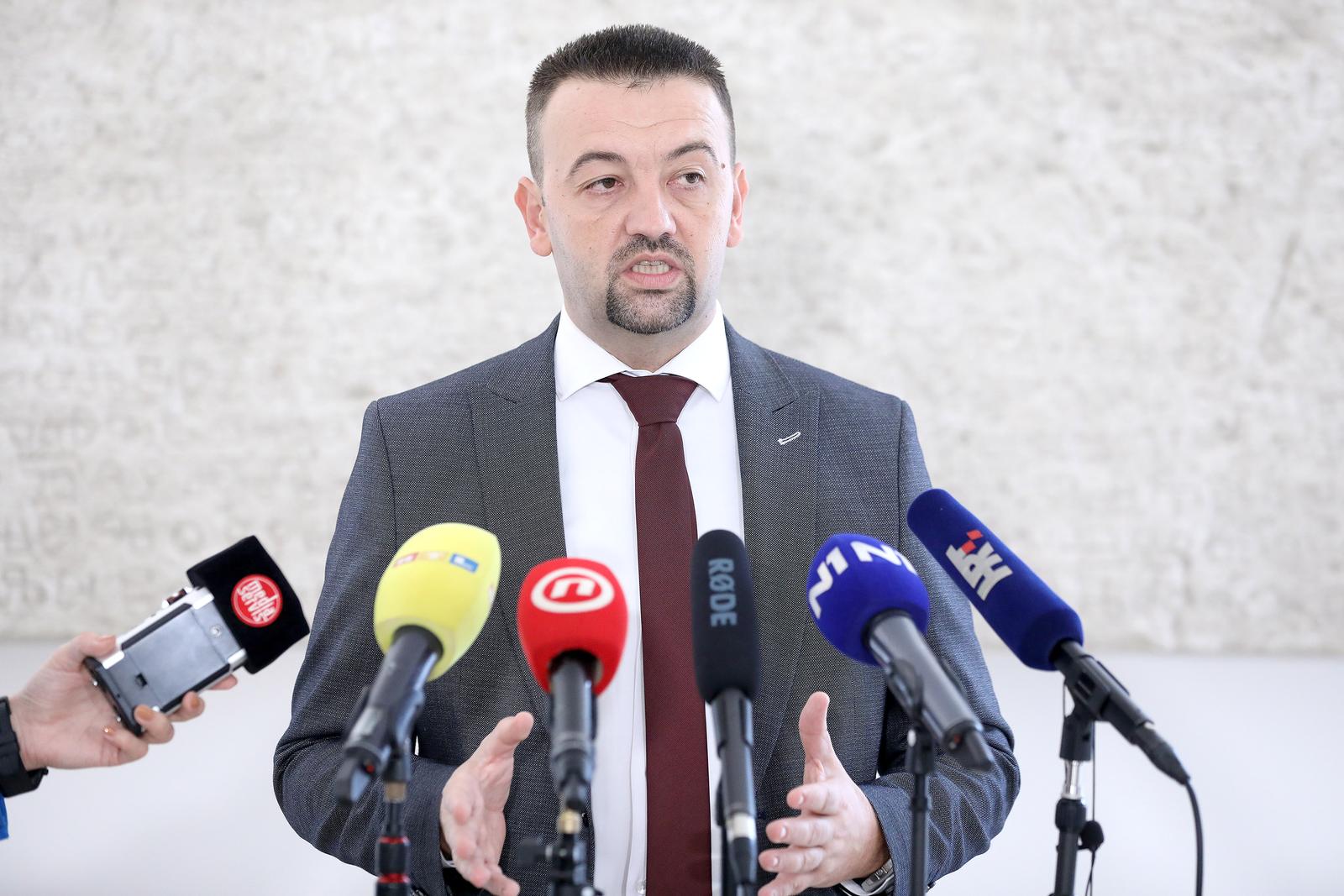28.09.2023., Zagreb - Na konferenciji za medije odrzanoj u Saboru o taktualnim temama govorio je Marijan Pavlicek. Photo: Patrik Macek/PIXSELL
