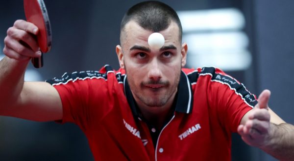 30.01.2023., Zagreb, Spansko - Na svecanom otvorenju stolnoteniske dvorane "Dom stolnog tenisa i Rakuna" revijalni mec odigrali su hrvatski reprezentativac Tomislav Pucar i poznati zagrebacki stolnotenisac Stanislav Losic. Veliki broj posjetitelja uzivao je u vrhunskom stolnom tenisu.
Stolnoteniski klub Rakuni Zagreb kao organizator takodjer je  spomenuo da stolni tenis u zapadnom dijelu grada opet ima svoje omiljeno mjesto. Nova dvorana, novi izazovi! Organizator takodjer spominje da ce se tu odrzavati, Sokaz natjecanja, interni turniri, individualni treninzi, grupni treninzi, utakmice Hrvatske stolnoteniske lige, treninzi za djecu ali i one starije. I sve to u prijateljskoj atmosferi i pod vodstvom strucnog osoblja kroz citav dan. Dvorana je otvorena u prostoru bivseg Karting centra Spansko. Photo: Igor Kralj/PIXSELL