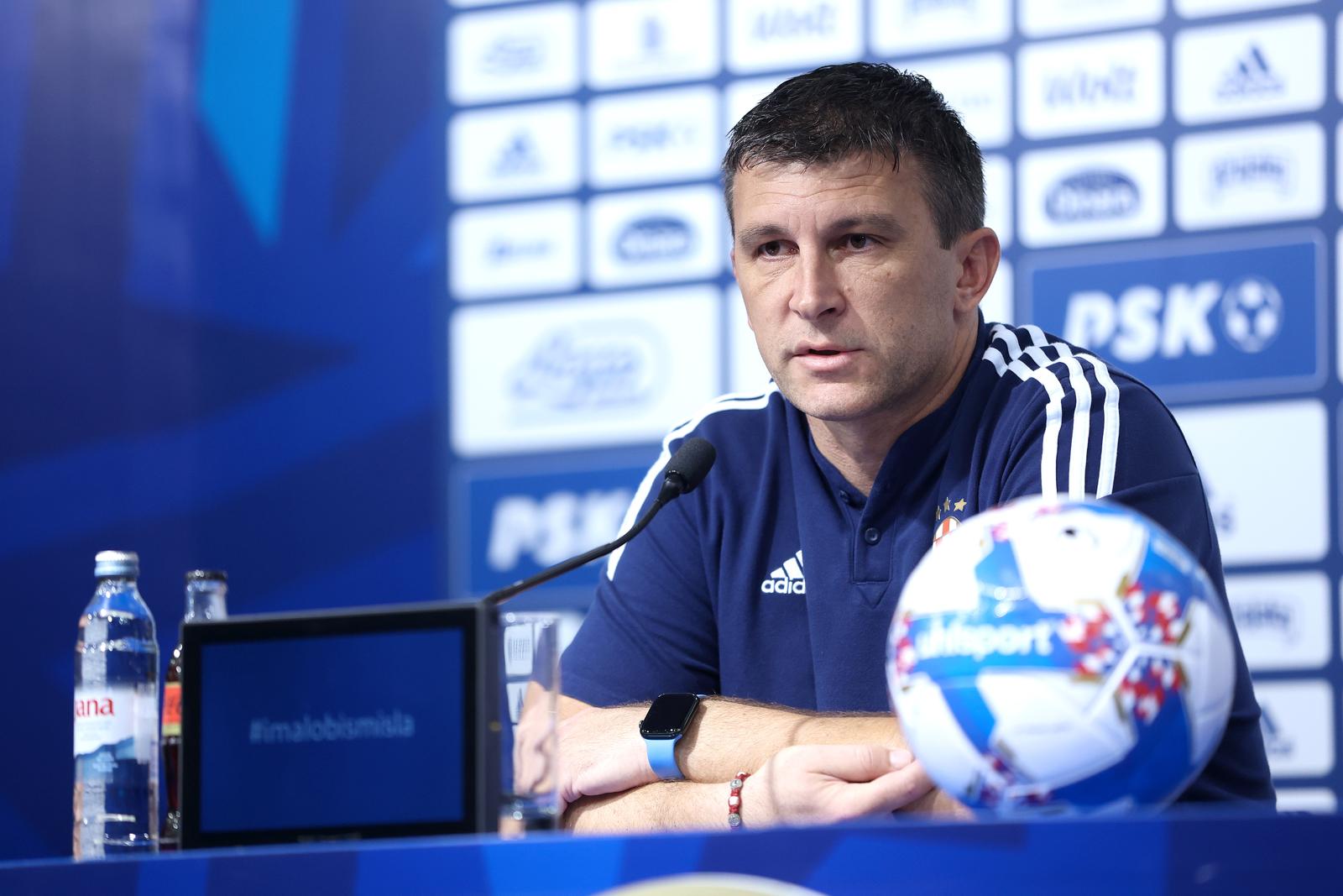 30.09.2023., Zagreb - GNK Dinamo. Konferencija za medije uoci sutrasnje utakmice domaceg prvenstva u Splitu protiv Hajduka. Na press konferenciji medijima su se obratili trener GNK Dinamo Sergej Jakirovic i Marko Bosnir glasnogovornik kluba. Photo: Sanjin Strukic/PIXSELL