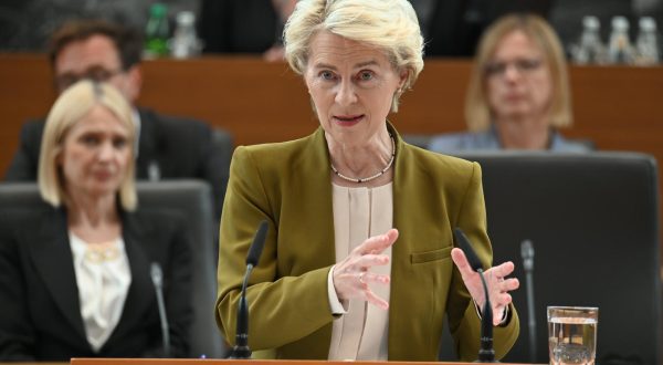 09.08.2023., Ljubljana, Slovenija - Predsjednica Europske komisije Ursula von der Leyen na izvanrednom zasjedanju slovenskog parlamenta.   Photo: Ziga Zivulovic jr. /PIXSELL/F.A. BOBO