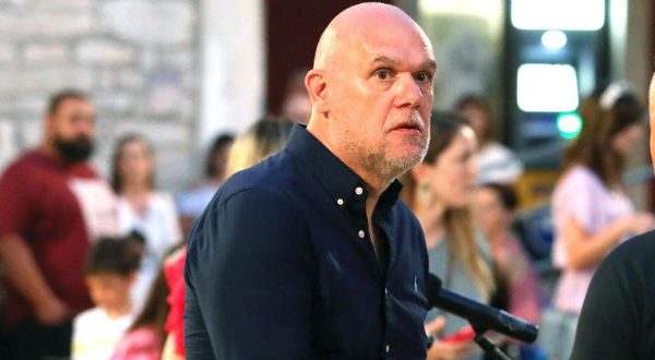 08.07.2023.,Sibenik-Zatvoren je 63.Medjunarodni djecji festival u Sibeniku.,zatvoren je predstavom Drazen koju je ruzirao Pasko Vukasovic a Drazena je glumio Toni Kukuljica.Medju gostima na predstavi bila je Drazenova majka Biserka,Ante Vrba,Meven Spahija,
Photo: Dusko Jaramaz/PIXSELL Photo: Dusko Jaramaz/PIXSELL