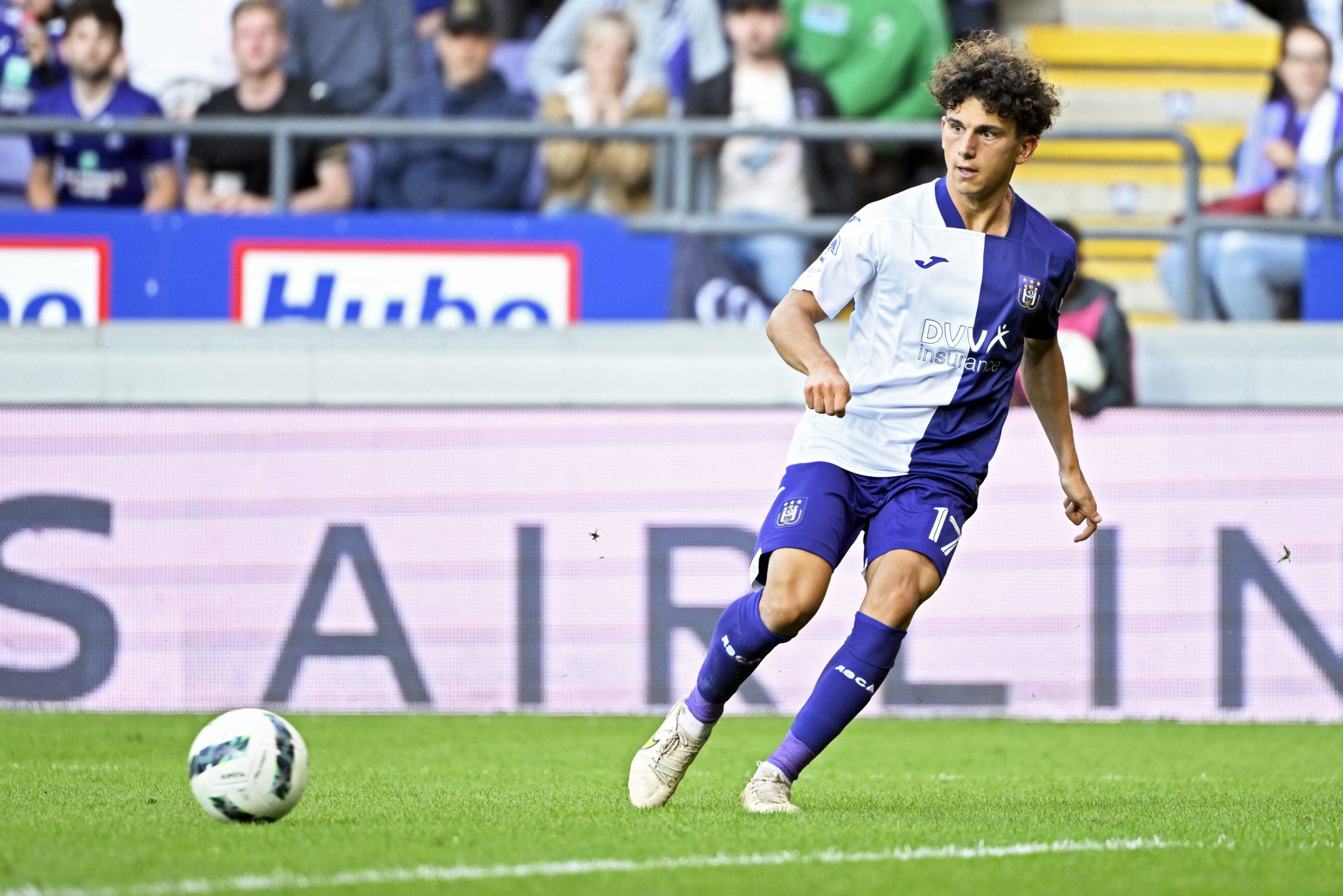 RSC Anderlecht v Sporting Charleroi - Jupiler Pro League ANDERLECHT, BELGIUM - AUGUST 27 : Leoni Theo midfielder of Anderlecht during the Jupiler Pro League match between RSC Anderlecht and Sporting Charleroi on August 27, 2023 in Anderlecht, Belgium, 27/08/2023 Anderlecht Belgium PUBLICATIONxNOTxINxFRAxBEL Copyright: xVincentxKalutx