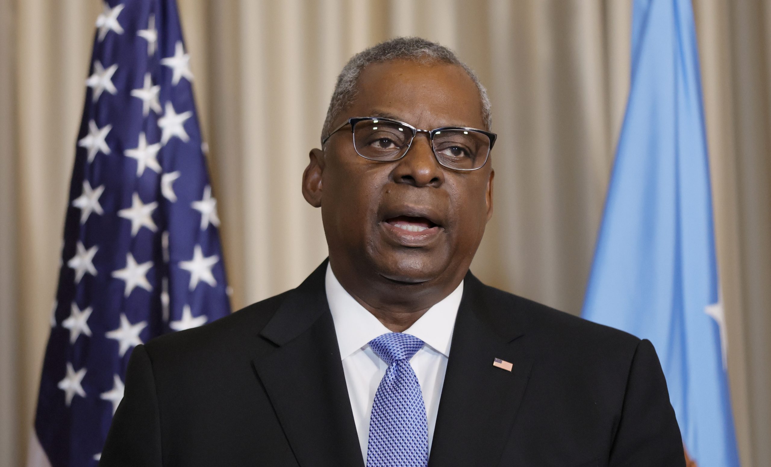 epa10869474 US Secretary of Defense Lloyd J. Austin III speaks to the media after the fifth meeting of the Ukraine Defense Contact Group at Ramstein Air Base in Ramstein, Germany, 19 September 2023. The US Secretary of Defense has invited Ministers of Defense and senior military officials from around the world to discuss the ongoing crisis in Ukraine and various security issues facing US allies and partners.  EPA/RONALD WITTEK