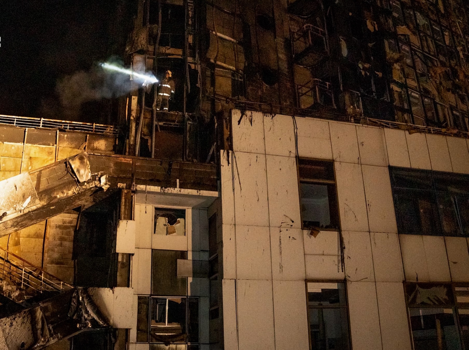 epa10882184 A handout photo made available by the State Emergency Service shows rescuers working at the site of a rocket attack on a hotel at the Sea Station in the southern Ukrainian city of Odesa, Ukraine, 25 September 2023. According to Ukrainian First Deputy Prime Minister and Economy Minister Yulia Svyrydenko on 25 September in her social media account, Odesa port infrastructure was hit by a massive drones and missiles attack overnight, resulting " in the destruction of grain facilities and significant damage to the seaport". Russian troops entered Ukrainian territory in February 2022, starting a conflict that has provoked destruction and a humanitarian crisis.  EPA/STATE EMERGENCY SERVICE HANDOUT HANDOUT HANDOUT HANDOUT EDITORIAL USE ONLY/NO SALES
