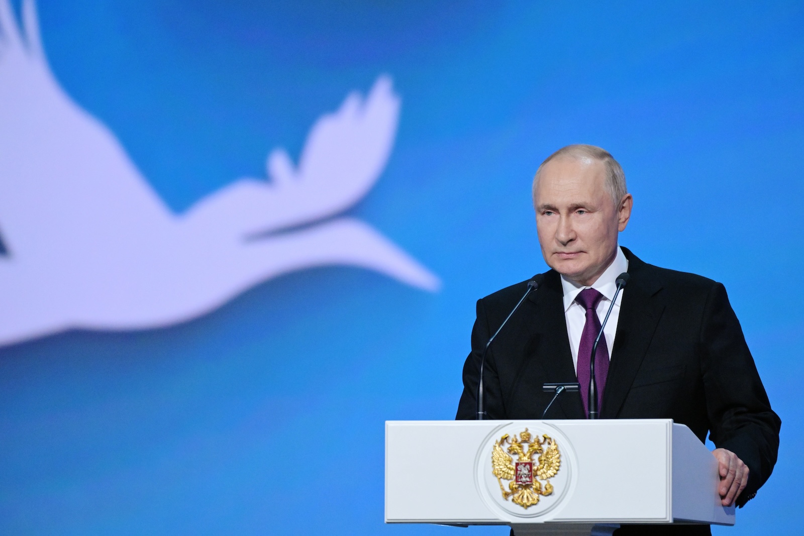 epa10888474 Russian President Vladimir Putin delivers a speech during a concert dedicated to the 100th birth anniversary of Soviet and Russian poet Rasul Gamzatov at the State Kremlin Palace in Moscow, Russia, 28 September 2023. Putin called Gamzatov the brightest star of Russian culture, and his poems a textbook of life.  EPA/ALEKSEY NIKOLSKYI/SPUTNIK/KREMLIN POOL MANDATORY CREDIT