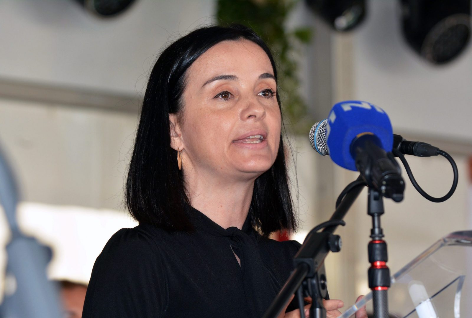 Gospiæ, 29.9.2023.- U Gospiæu je u petak sveèano otvorena trodnevna gospodarsko- turistièka manifestacija "Jesen u Lici", s 350 izlagaèa, ove godine po prvi put pod pokroviteljstvom Vlade RH. Na slici ministrica poljoprivrede Marija Vuèkoviæ. 
foto HINA/ Mladen VOLARIÆ/ ua