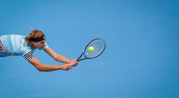 epa10895118 Alexander Zverev of Germany in action during his quarter-final match against Nicolas Jarry of Chile in the China Open tennis tournament in Beijing, China, 02 October 2023.  EPA/MARK R. CRISTINO