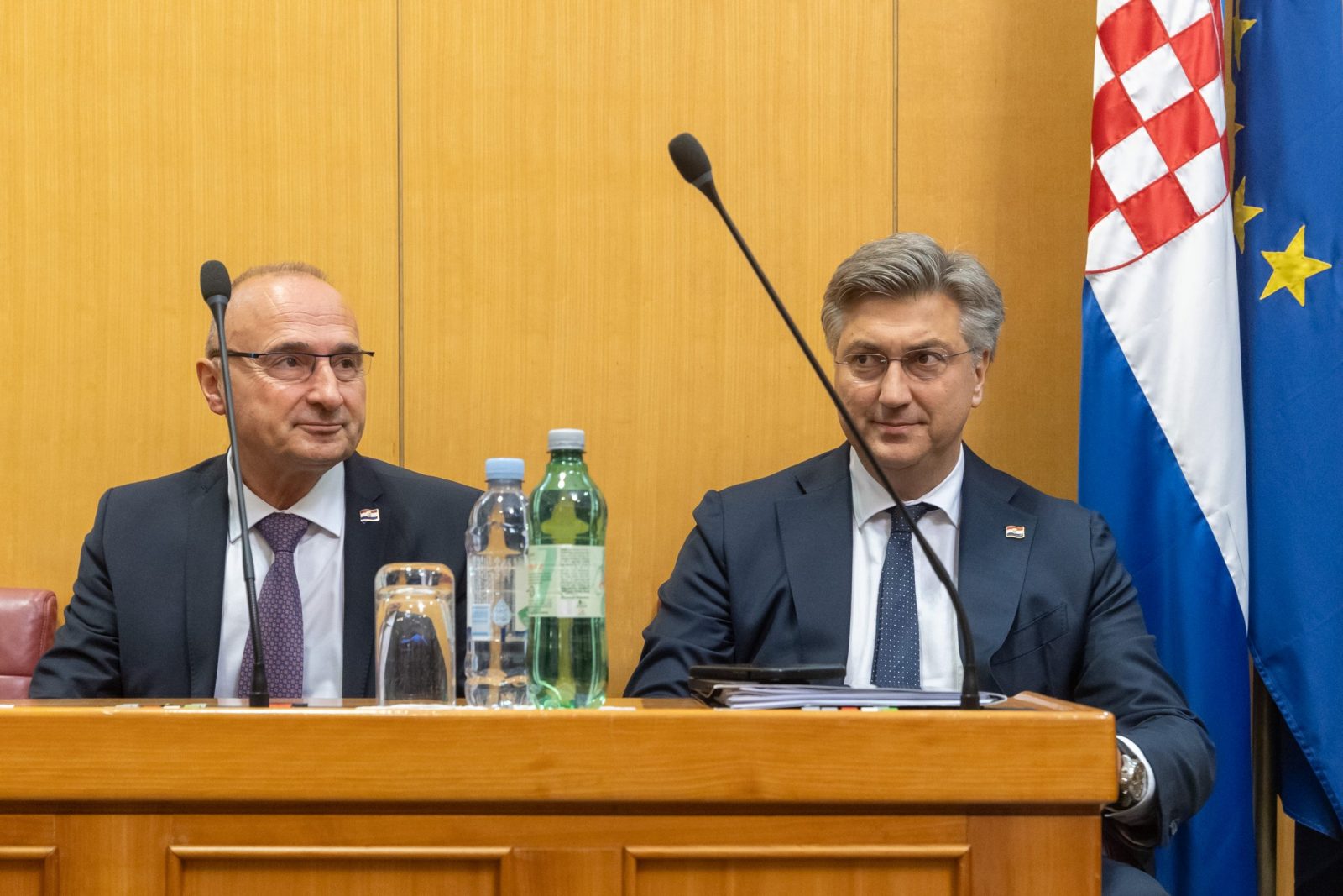 Zagreb, 04.10.2023. - U Hrvatskom saboru, 37 zastupnika su predložili Pokretanje pitanja povjerenja Gordanu Grliću Radmanu, ministru vanjskih poslova Republike Hrvatske.
Na fotografiji Gordan Grlić Radman, Andrej Plenković.
foto HIA/ Edvard ŠUŠAK
