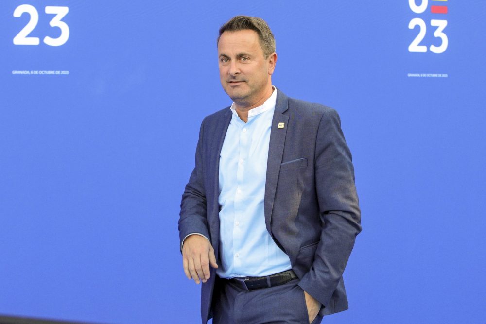 epa10903317 Luxembourg's Prime Minister Xabier Bettel arrives to attend the informal meeting of heads of state and government of the EU-27 in Granada, Spain, 06 October 2023.  EPA/PEPE TORRES