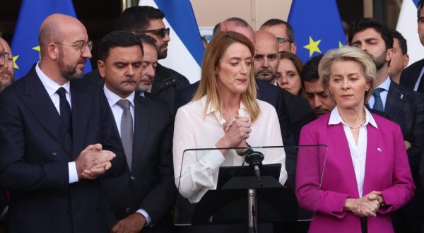 epa10912918 European Council President Charles Michel (L), European Parliament President Roberta Metsola (C), European Commission President Ursula von der Leyen (R) as well as Members  of the European Parliament take part at Solemn Moment in solidarity with the victims of the terror attacks in Israel, at the European Parliament Esplanade in Brussels, Belgium, 11 October 2023.  EPA/OLIVIER HOSLET