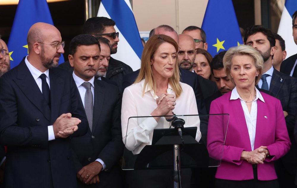 epa10912918 European Council President Charles Michel (L), European Parliament President Roberta Metsola (C), European Commission President Ursula von der Leyen (R) as well as Members  of the European Parliament take part at Solemn Moment in solidarity with the victims of the terror attacks in Israel, at the European Parliament Esplanade in Brussels, Belgium, 11 October 2023.  EPA/OLIVIER HOSLET