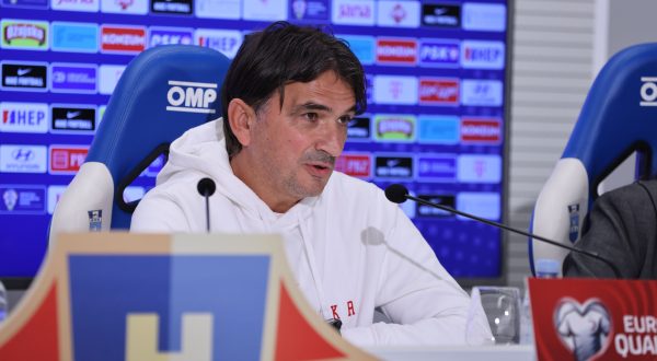 Osijek, 11.10.2023.- Konferencija za medije Hrvatske nogometne reprezentacije uoèi utakmice kvalifikacija za Europsko nogometno prevenstvo protiv reprezentacije Turske. Na slici izbornik Zlatko Daliæ. 
foto HINA/ ua