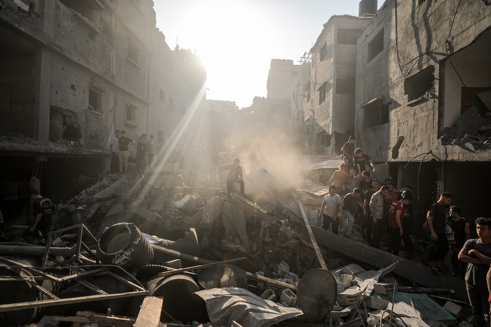 epa10914352 A destroyed house following an Israeli air strike in the western Shati refugee camp, western Gaza Strip, on October 12, 2023. More than 1,200 Palestinians were killed and more than 5,000 injured, according to the Palestinian Ministry of Health. After Israel began bombing the Palestinian Strip in response to the attacks carried out by the Islamic movement Hamas on Israel from the Gaza Strip on October 7. More than 3,000 people, including 1,500 Hamas militants, have been killed and thousands wounded in Gaza and Israel since October 7, according to Israeli military sources and Palestinian officials.  EPA/HAITHAM IMAD